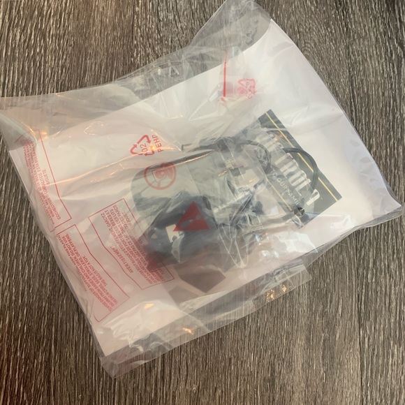 Victorla Bluetooth Turntable - Picture 4 of 5